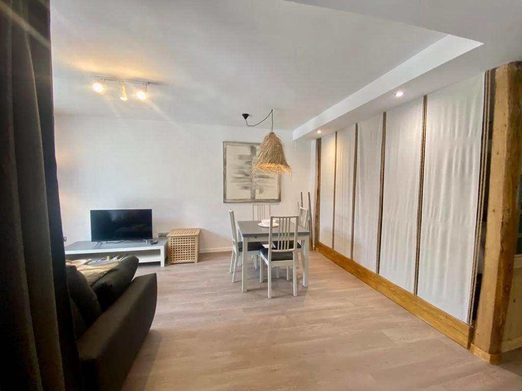 شقة Luxury House Valencia D'Aneu المظهر الخارجي الصورة