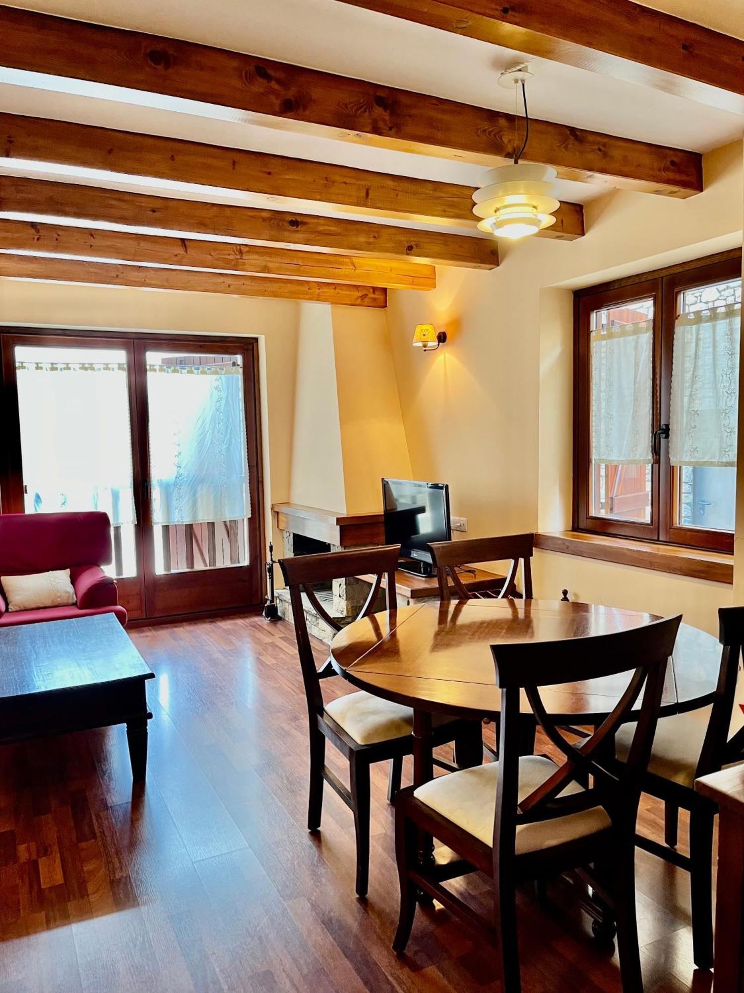 شقة Luxury House Valencia D'Aneu المظهر الخارجي الصورة